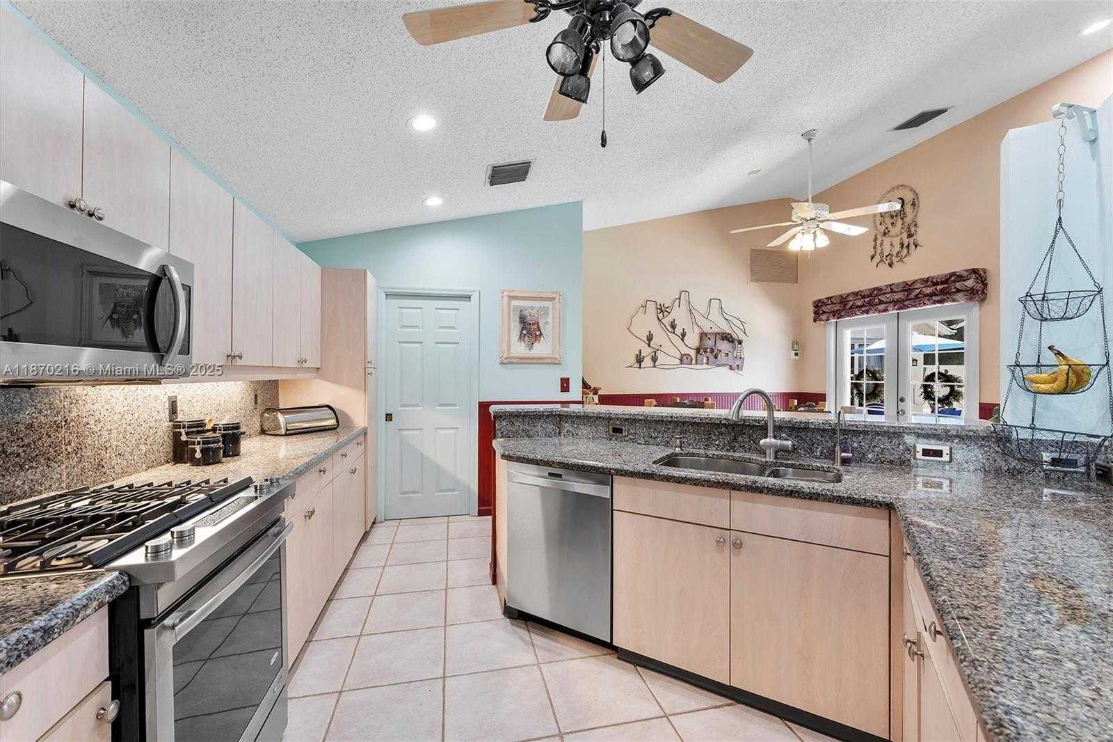 Small Image of 800 CLEARBROOK PARK CIR, Delray Beach Number 5