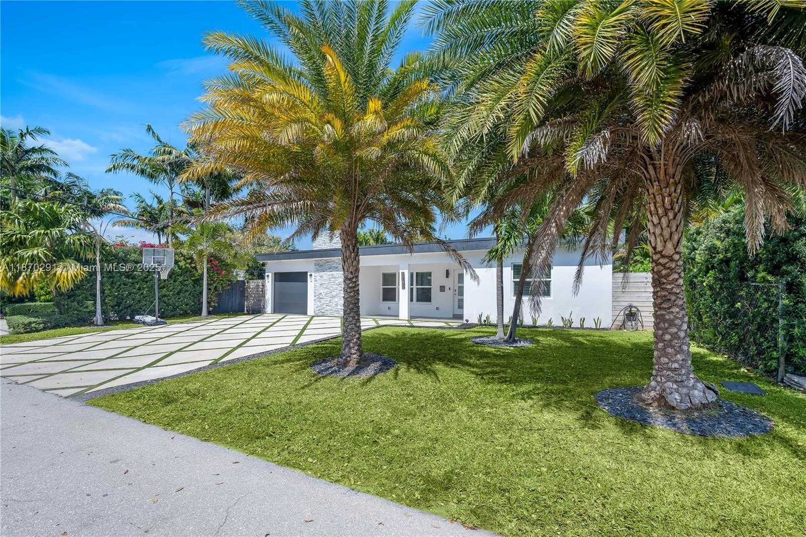 Small Image of 1785 NORTH EAST 15TH ST, Fort Lauderdale Number 3