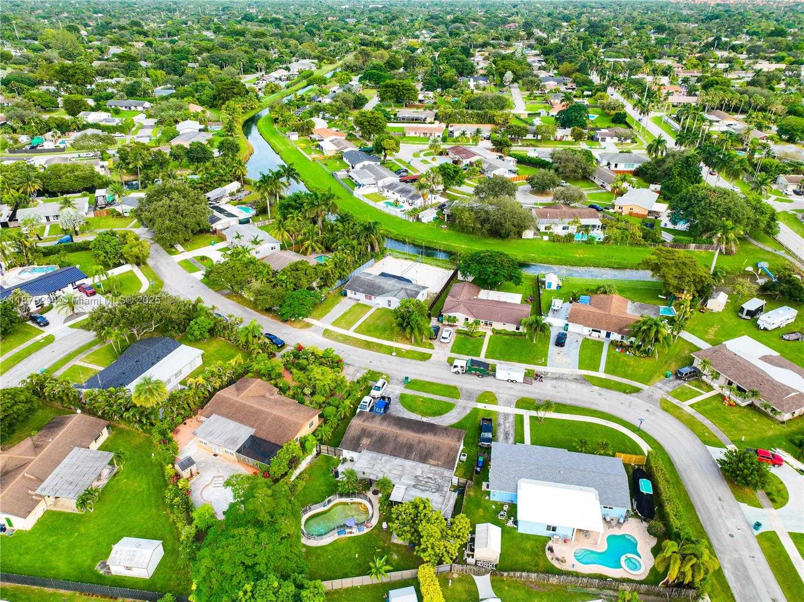 Small Image of 18231 SOUTH WEST 90TH CT, Palmetto Bay Number 46