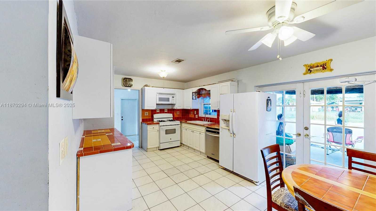 Small Image of 18231 SOUTH WEST 90TH CT, Palmetto Bay Number 9