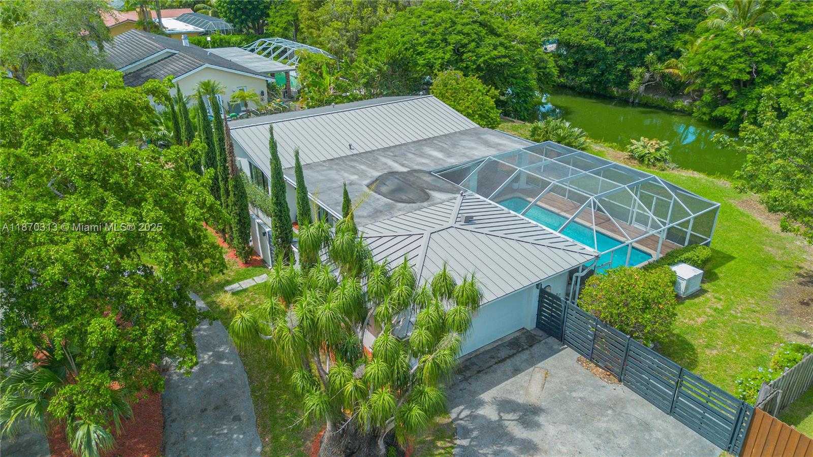 Small Image of 16900 SOUTH WEST 87TH AVE, Palmetto Bay Number 25
