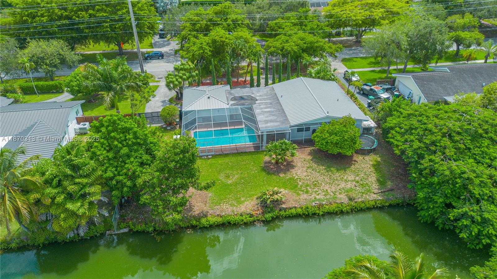 Small Image of 16900 SOUTH WEST 87TH AVE, Palmetto Bay Number 3