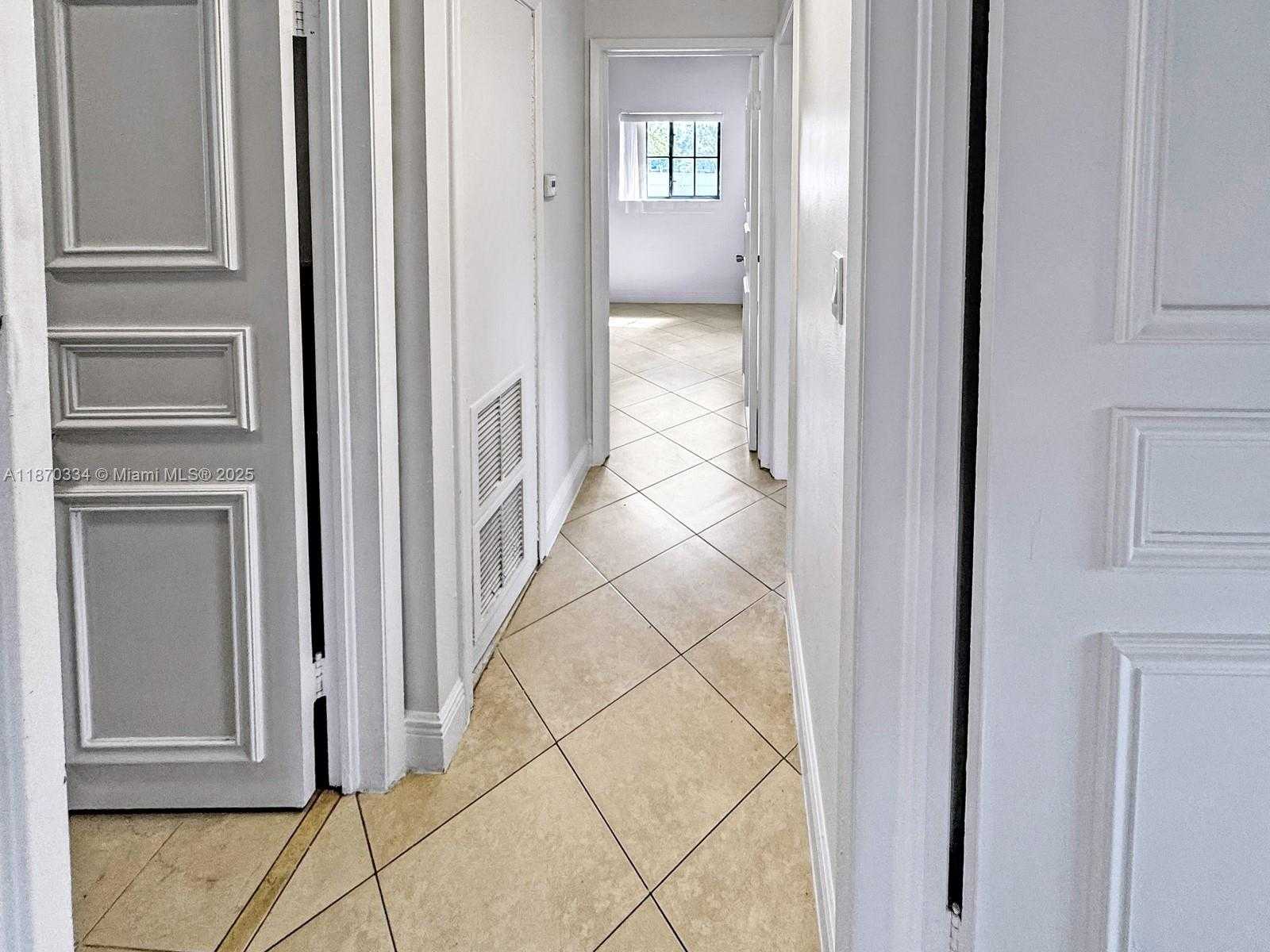 Small Image of 2861 DAVIE BLVD, Fort Lauderdale Number 13