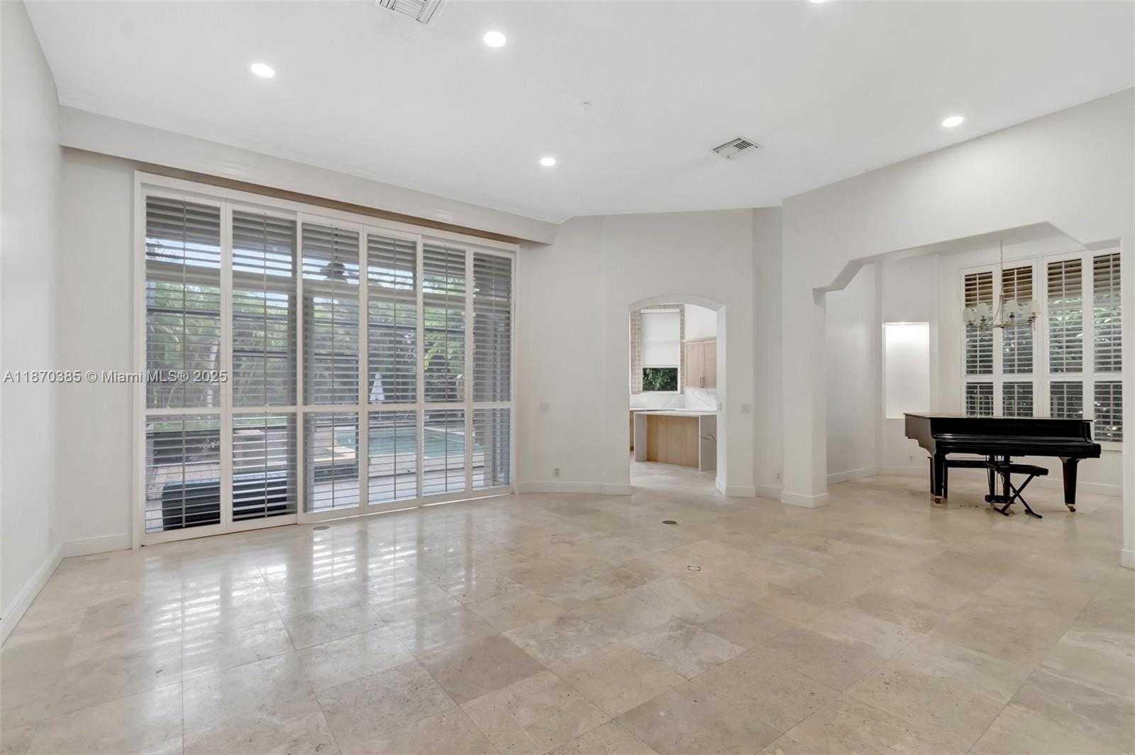 Small Image of 8244 LAKEVIEW DR, West Palm Beach Number 15