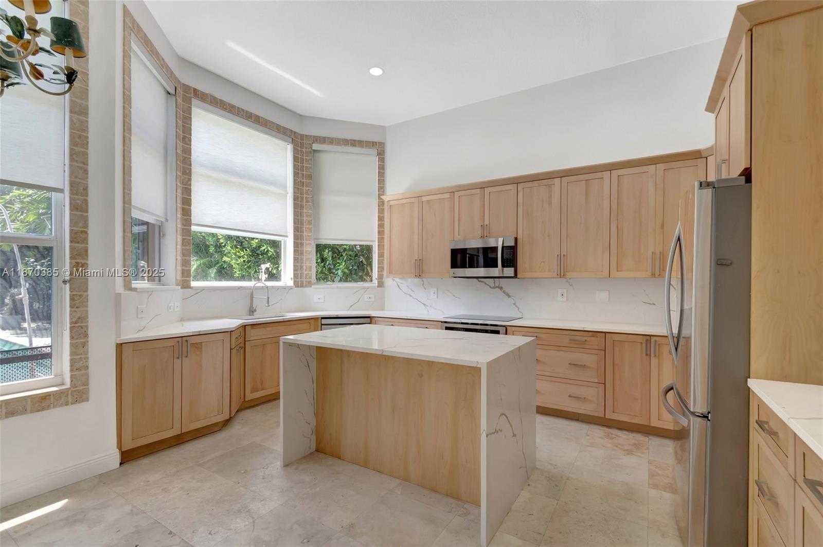 Small Image of 8244 LAKEVIEW DR, West Palm Beach Number 19