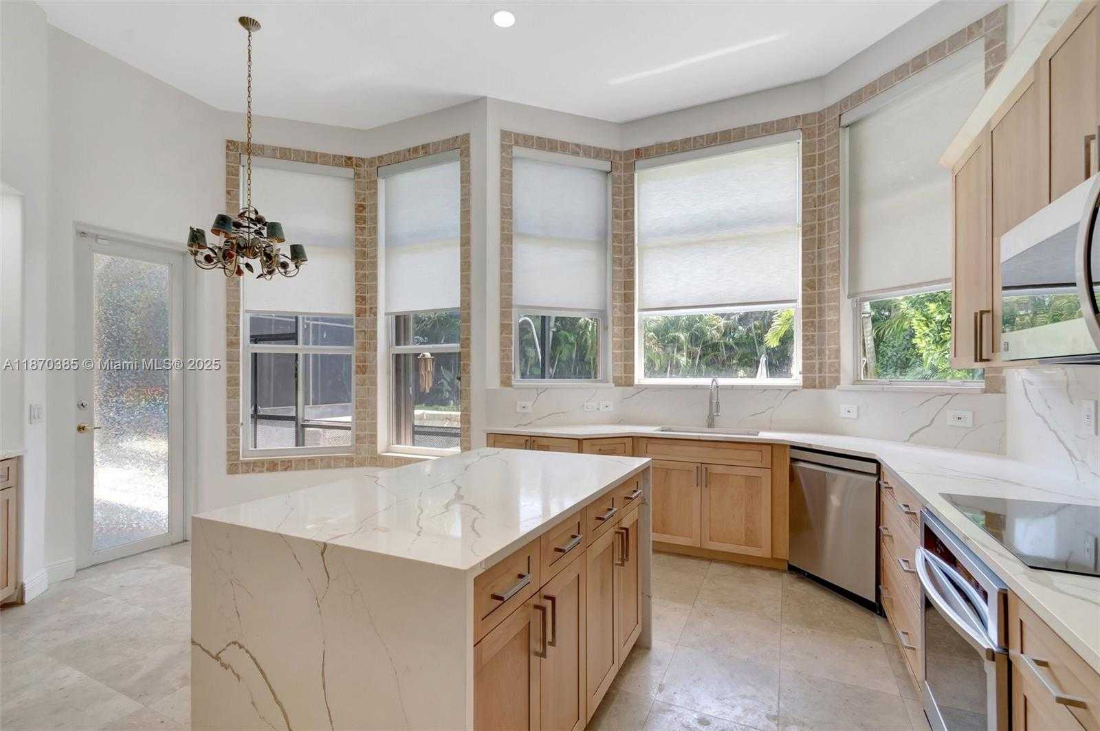 Small Image of 8244 LAKEVIEW DR, West Palm Beach Number 22