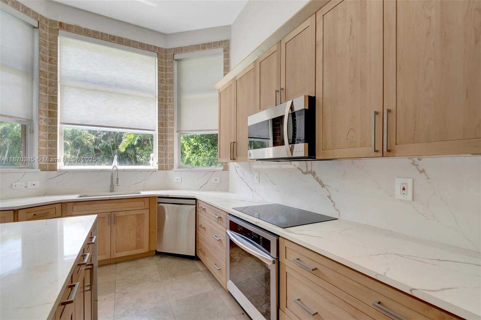 Small Image of 8244 LAKEVIEW DR, West Palm Beach Number 23