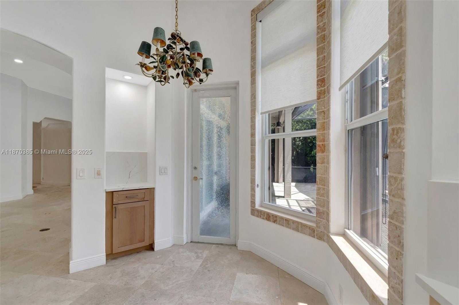 Small Image of 8244 LAKEVIEW DR, West Palm Beach Number 25