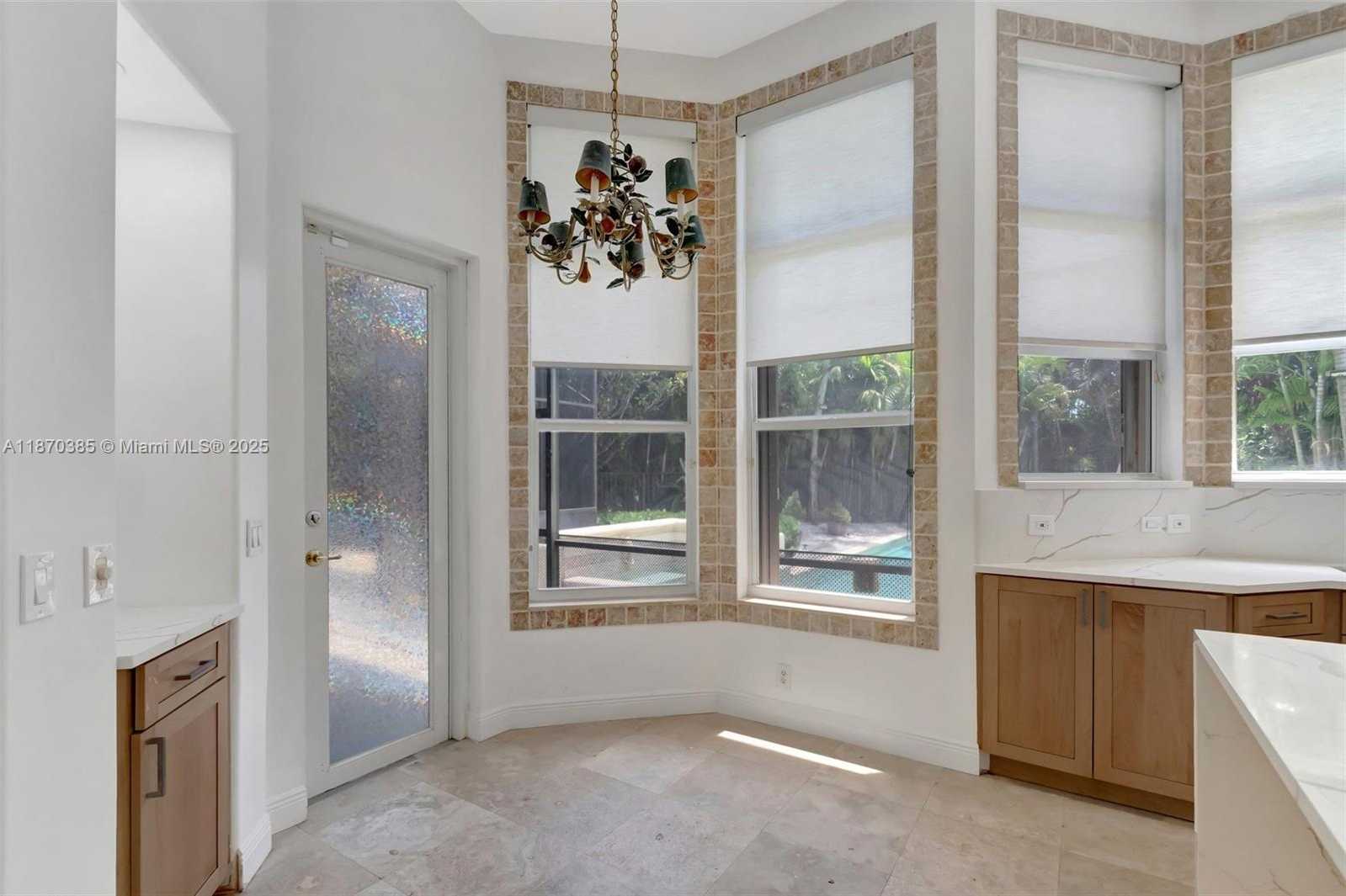 Small Image of 8244 LAKEVIEW DR, West Palm Beach Number 26