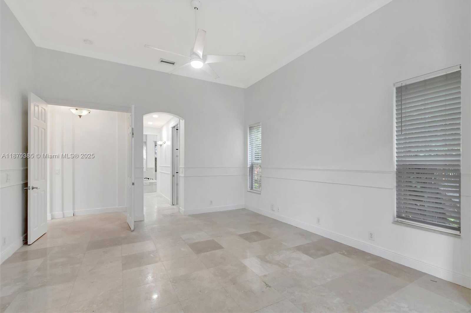 Small Image of 8244 LAKEVIEW DR, West Palm Beach Number 27