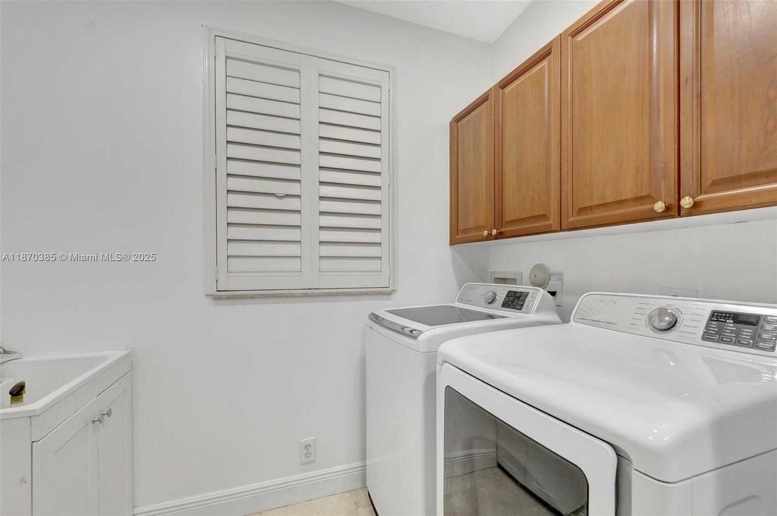 Small Image of 8244 LAKEVIEW DR, West Palm Beach Number 41