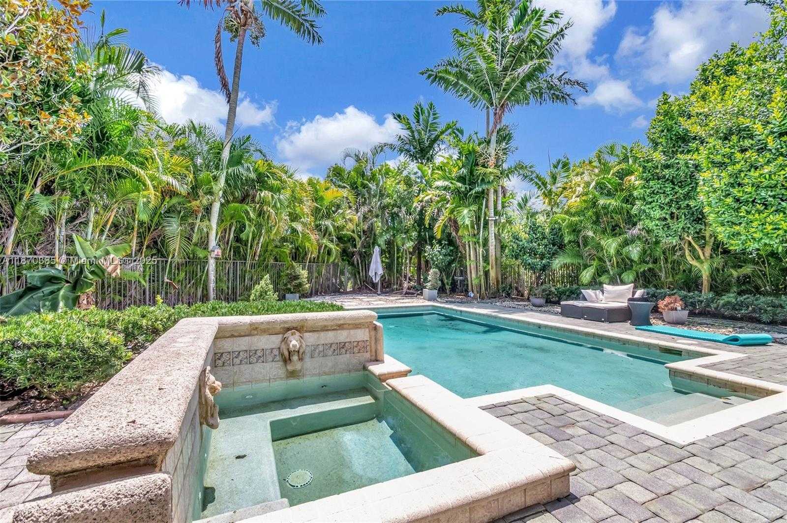 Small Image of 8244 LAKEVIEW DR, West Palm Beach Number 47