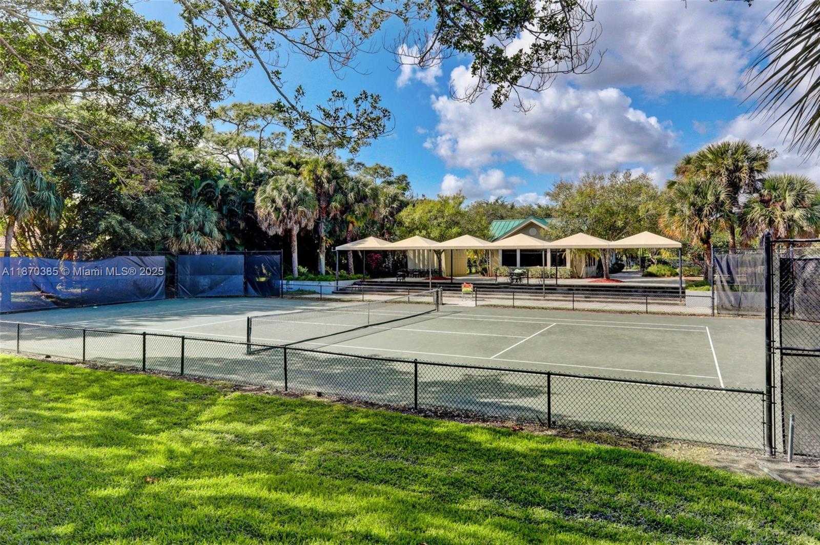 Small Image of 8244 LAKEVIEW DR, West Palm Beach Number 60