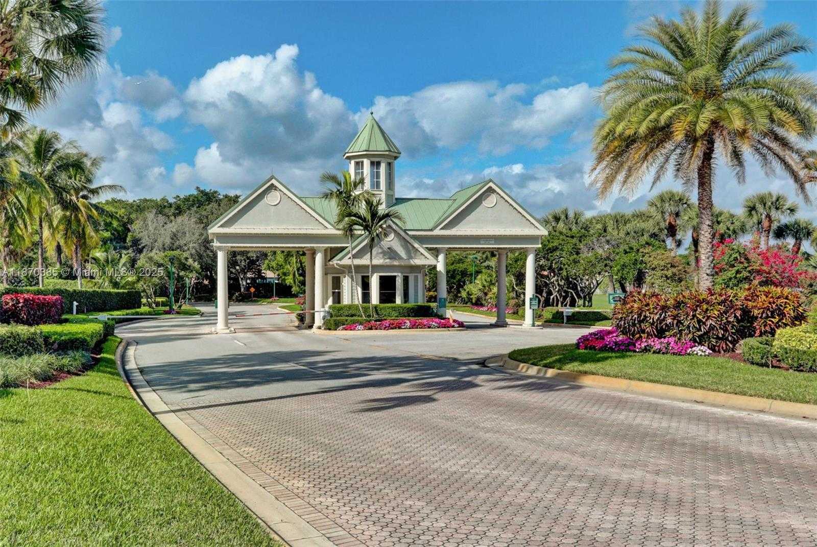 Small Image of 8244 LAKEVIEW DR, West Palm Beach Number 67