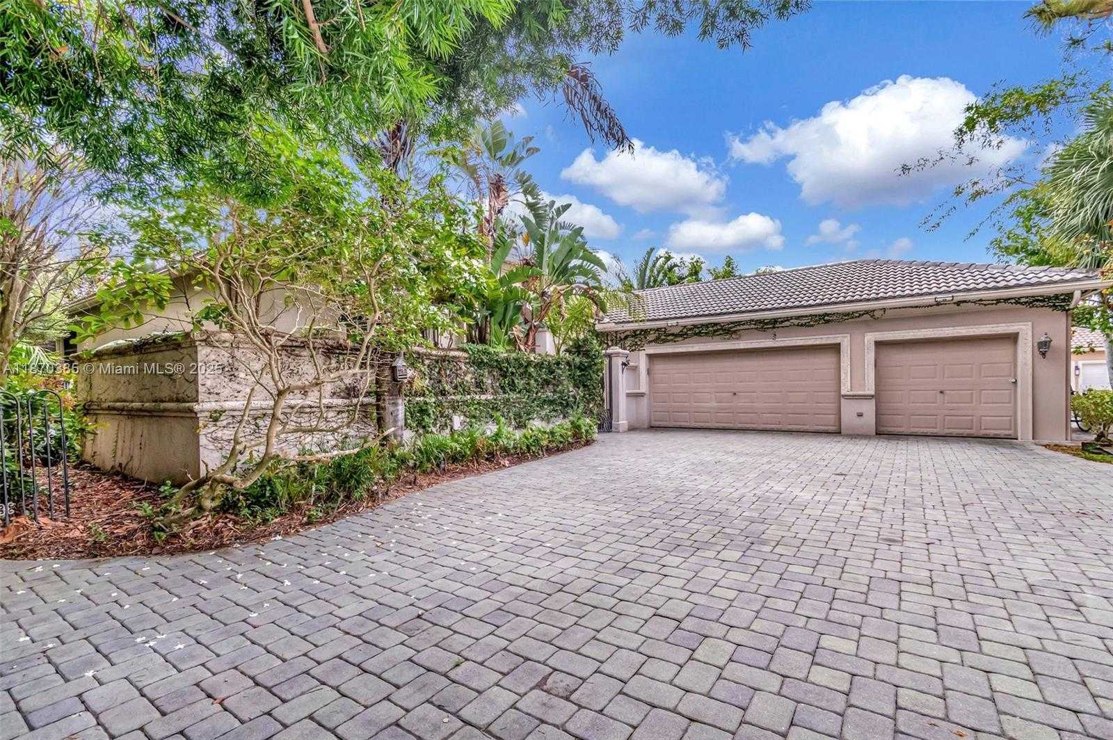 Small Image of 8244 LAKEVIEW DR, West Palm Beach Number 7