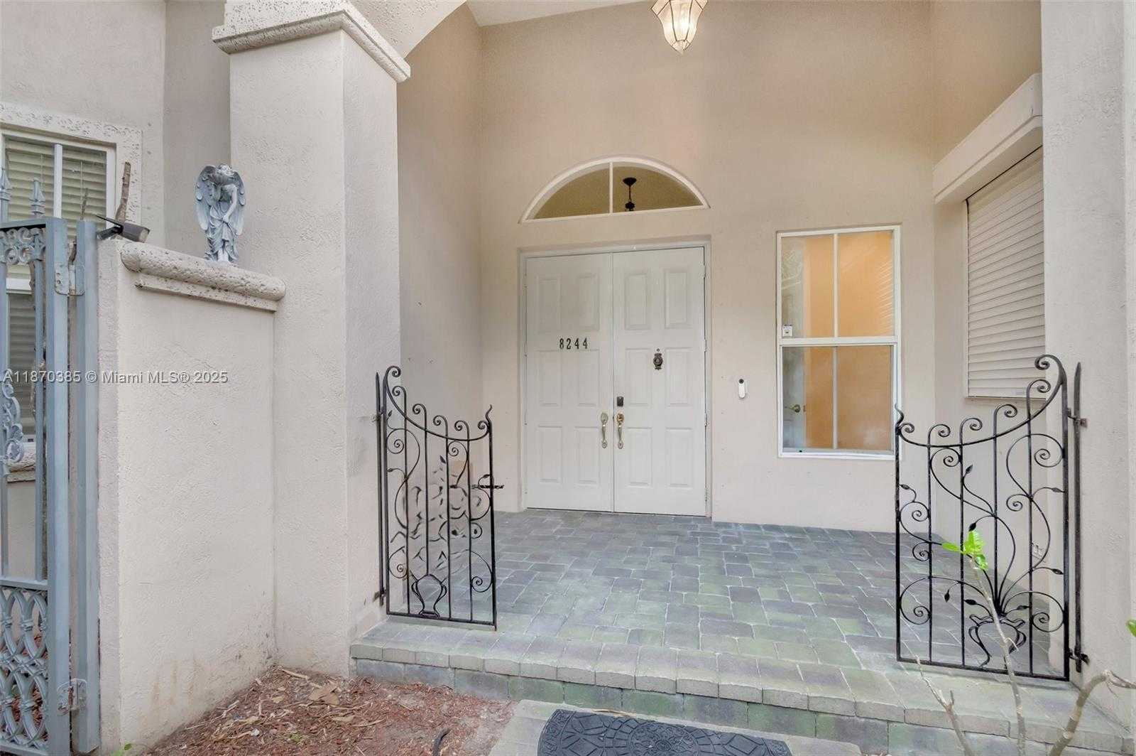 Small Image of 8244 LAKEVIEW DR, West Palm Beach Number 9