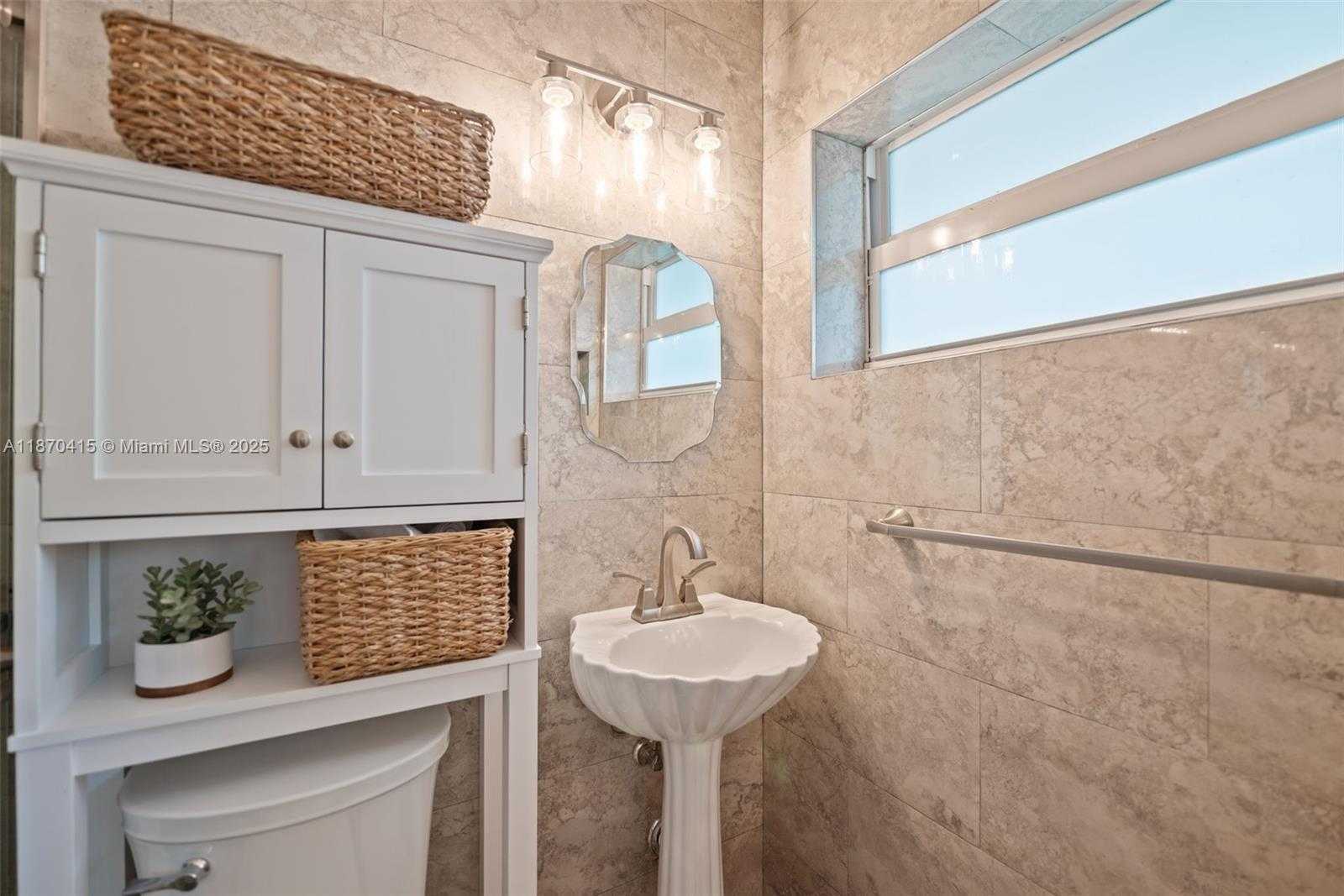 Small Image of 9620 JAMAICA DR, Cutler Bay Number 14