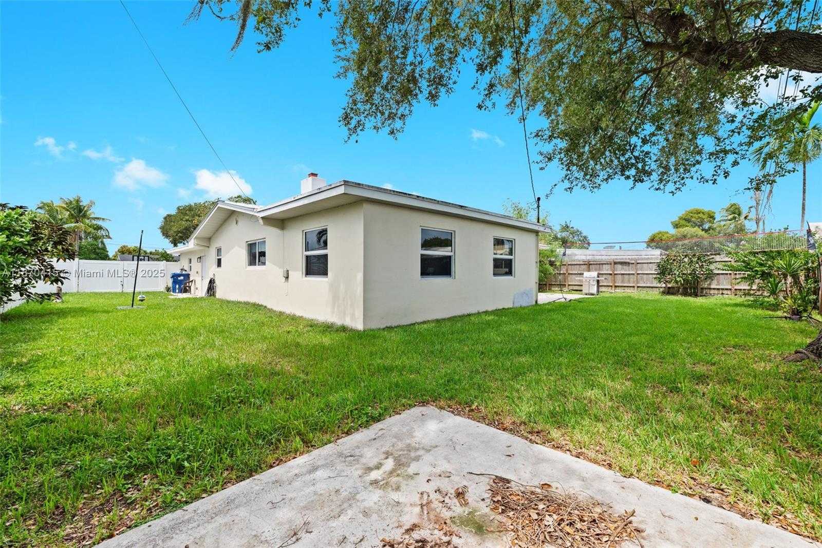 Small Image of 9620 JAMAICA DR, Cutler Bay Number 24