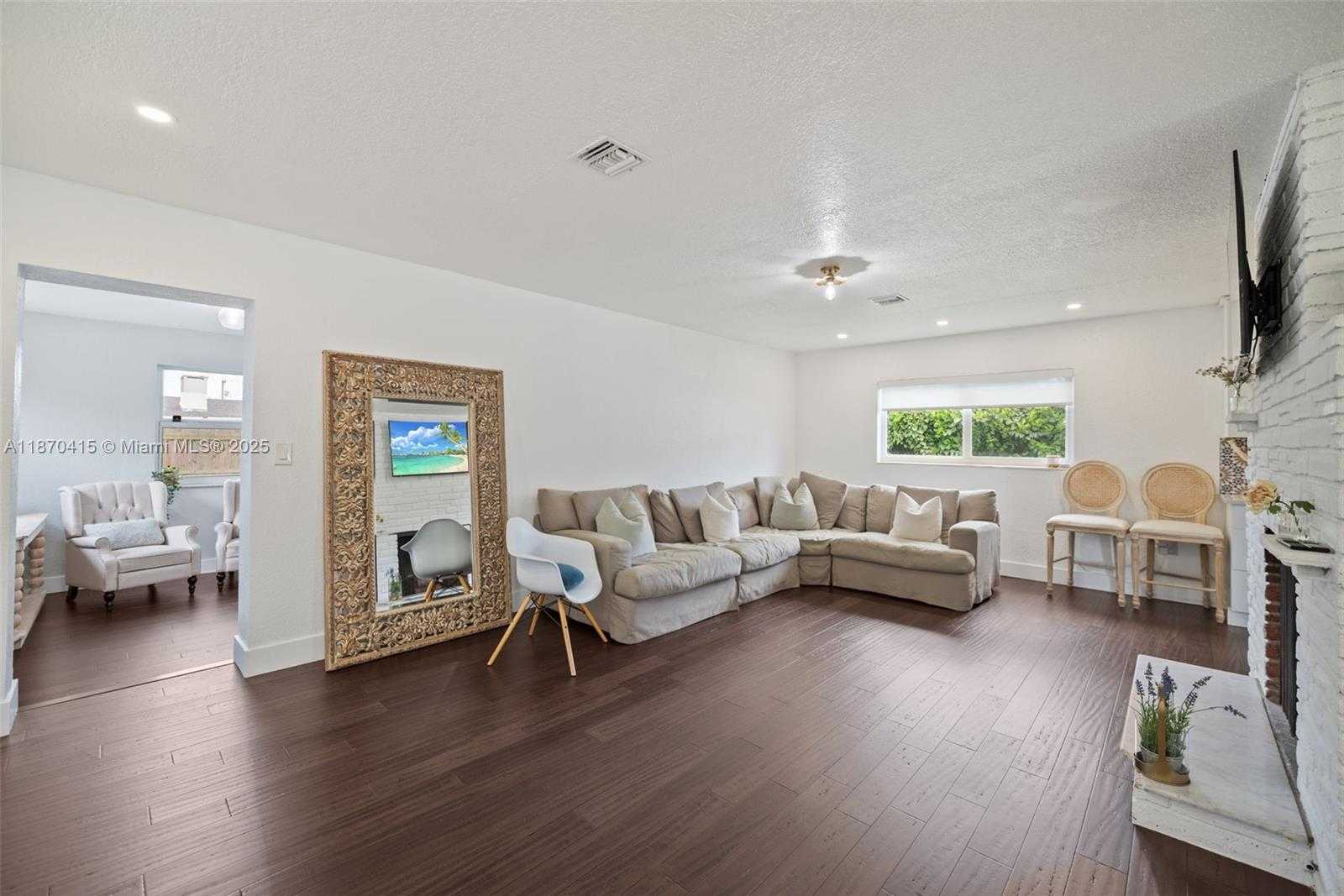 Small Image of 9620 JAMAICA DR, Cutler Bay Number 4