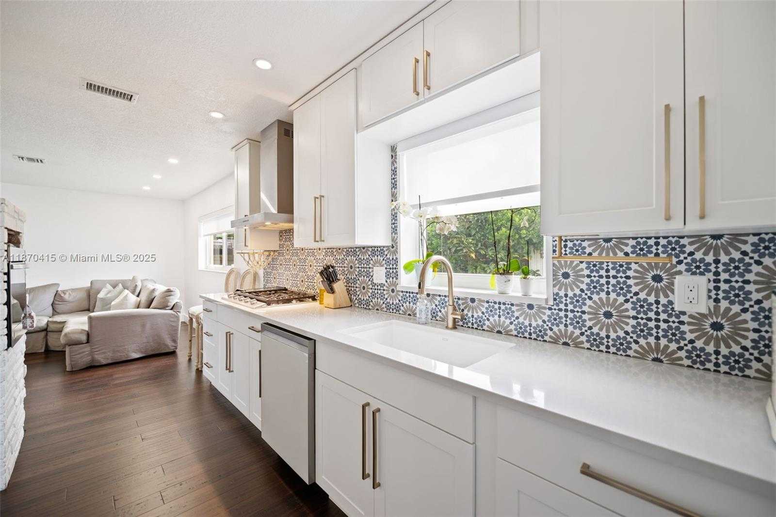 Small Image of 9620 JAMAICA DR, Cutler Bay Number 8