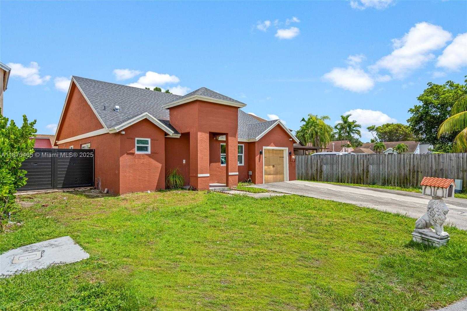 Small Image of 25053 SOUTH WEST 129TH PL, Homestead Number 2