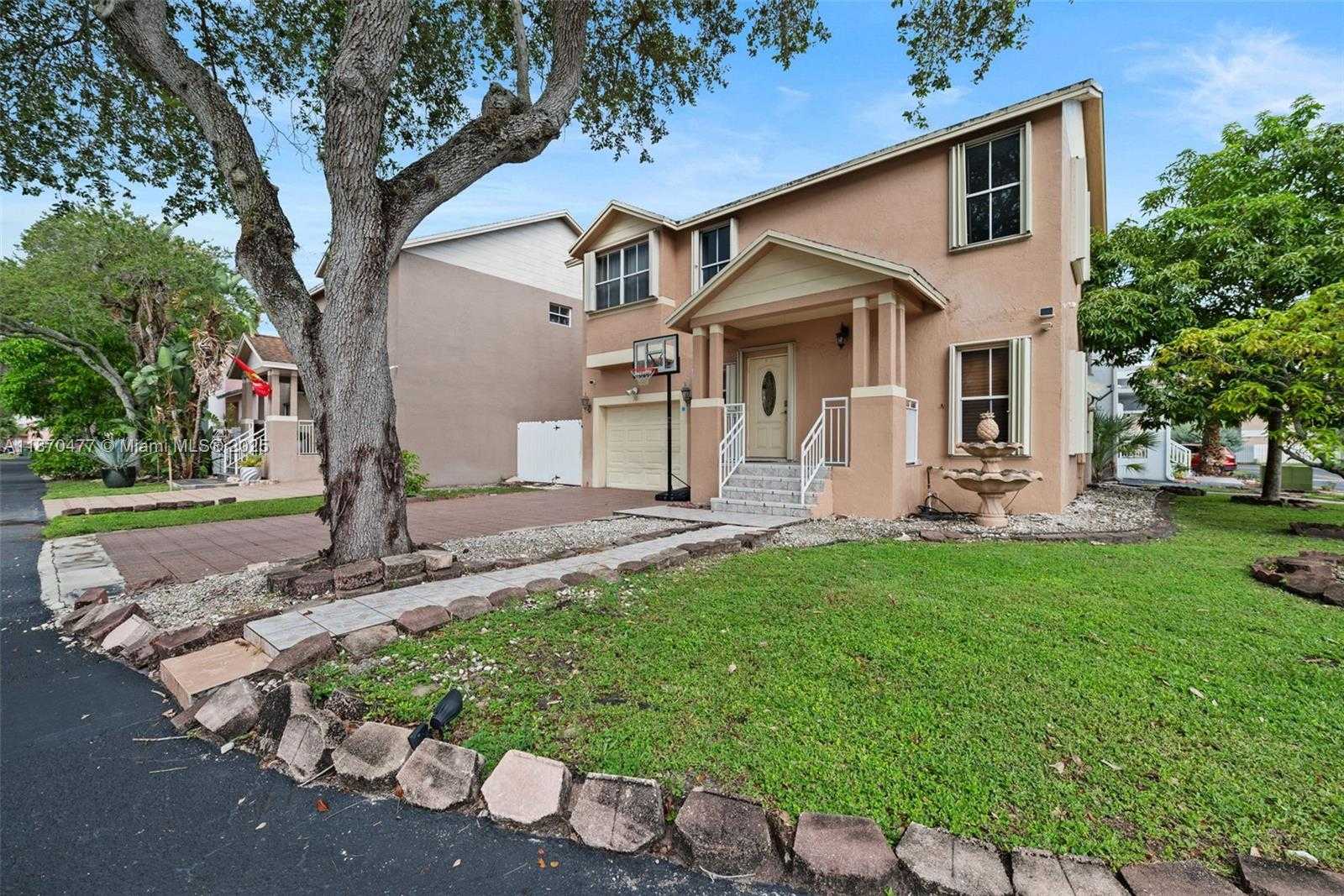 Small Image of 381 NORTH WEST 102ND TER, Pembroke Pines Number 3