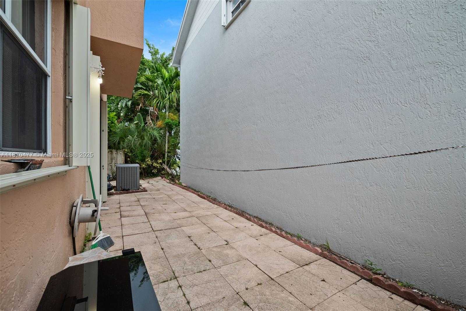 Small Image of 381 NORTH WEST 102ND TER, Pembroke Pines Number 32