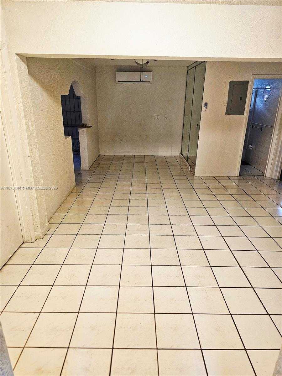 Small Image of 109 NORTH WEST 28TH TER, Fort Lauderdale Number 2