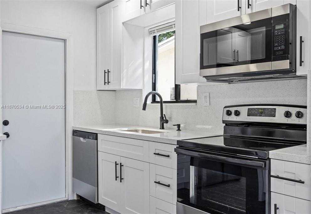 Small Image of 6712 ARBOR DR, Miramar Number 11