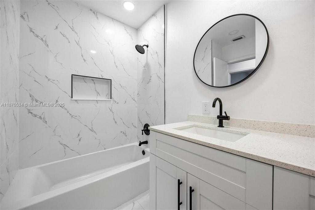 Small Image of 6712 ARBOR DR, Miramar Number 16