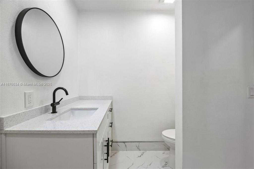 Small Image of 6712 ARBOR DR, Miramar Number 17