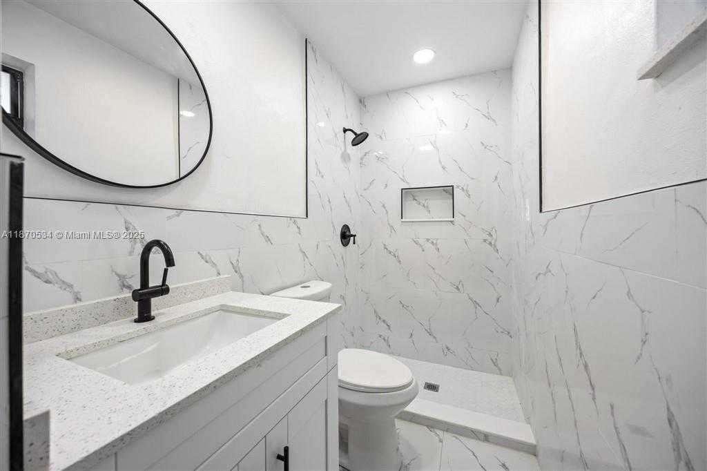 Small Image of 6712 ARBOR DR, Miramar Number 18