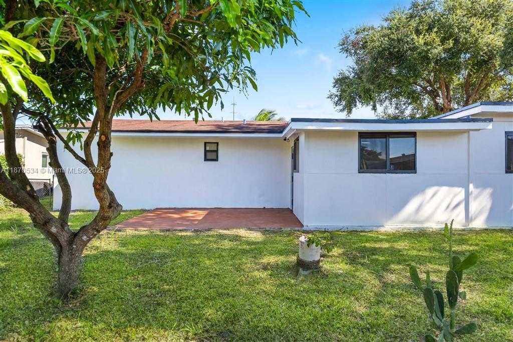 Small Image of 6712 ARBOR DR, Miramar Number 26