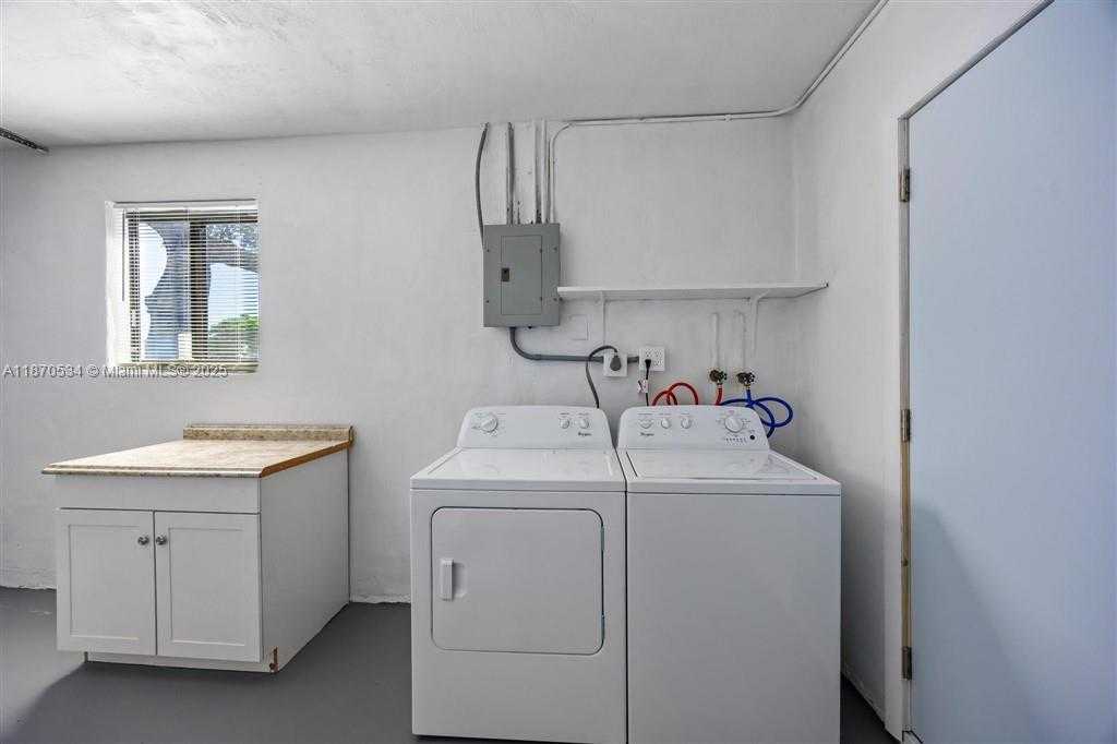 Small Image of 6712 ARBOR DR, Miramar Number 34