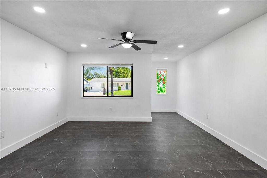 Small Image of 6712 ARBOR DR, Miramar Number 6