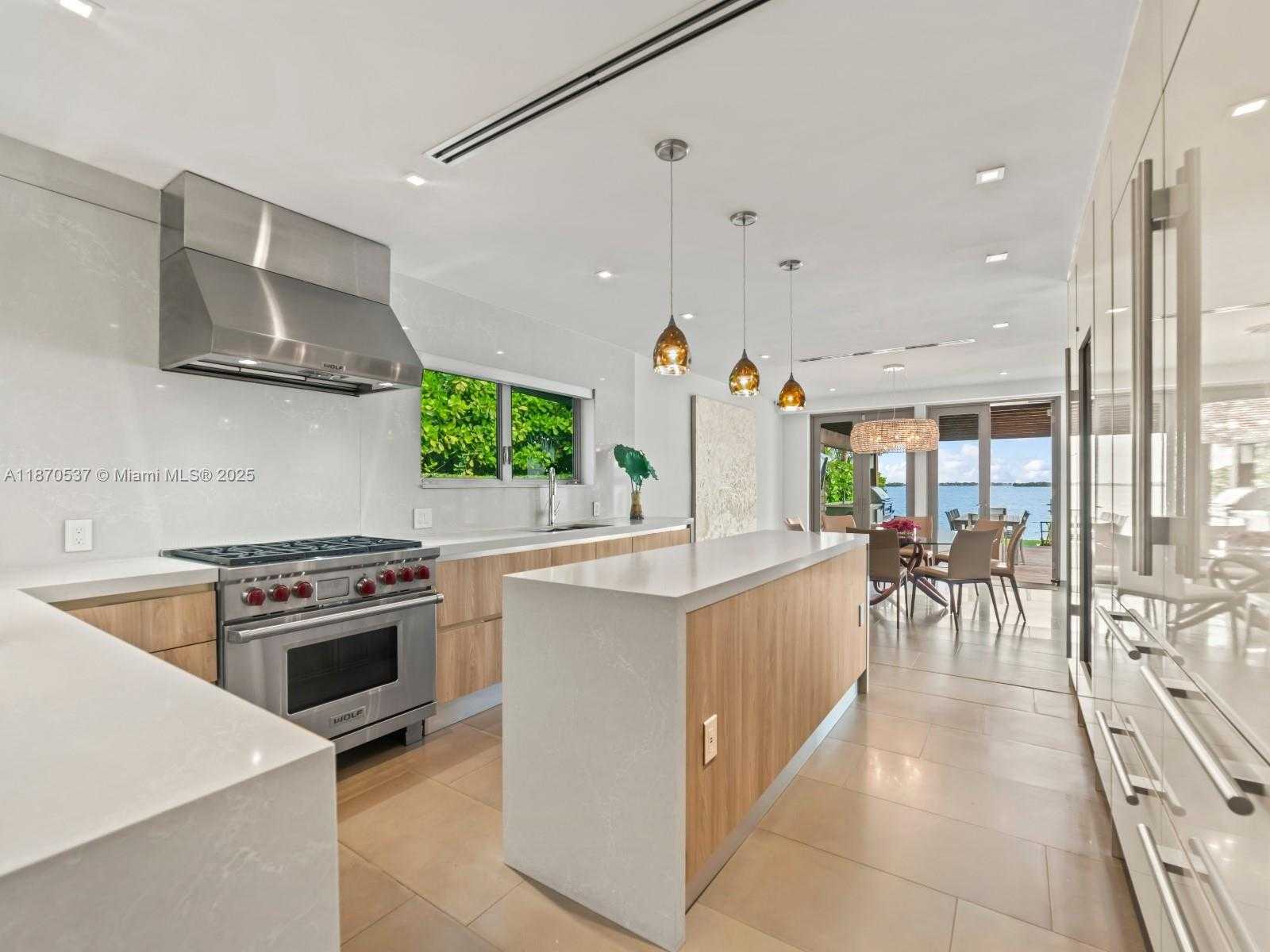 Small Image of 9301 NORTH BAYSHORE DR, Miami Shores Number 20
