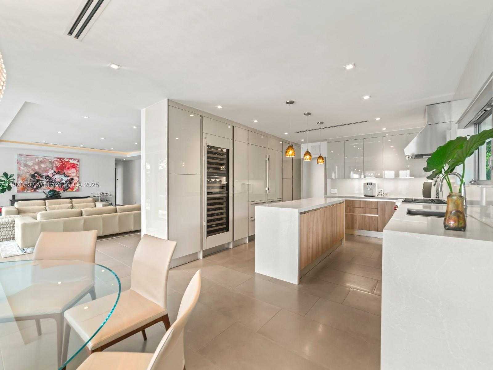 Small Image of 9301 NORTH BAYSHORE DR, Miami Shores Number 22