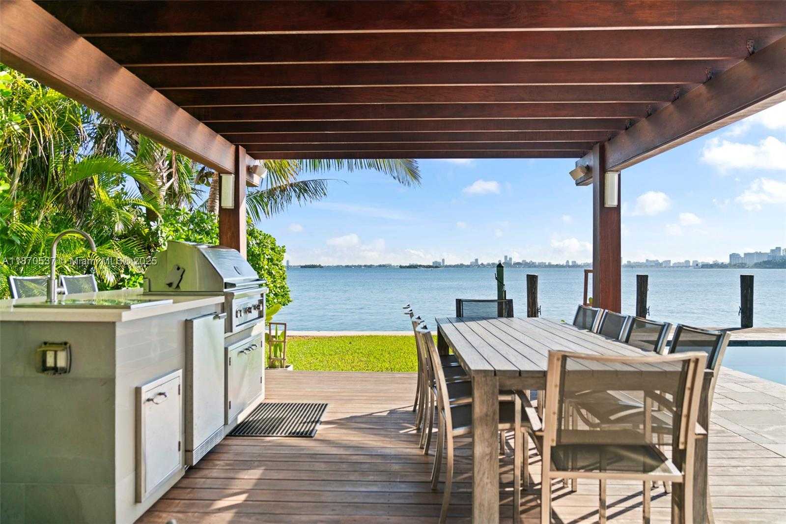 Small Image of 9301 NORTH BAYSHORE DR, Miami Shores Number 26
