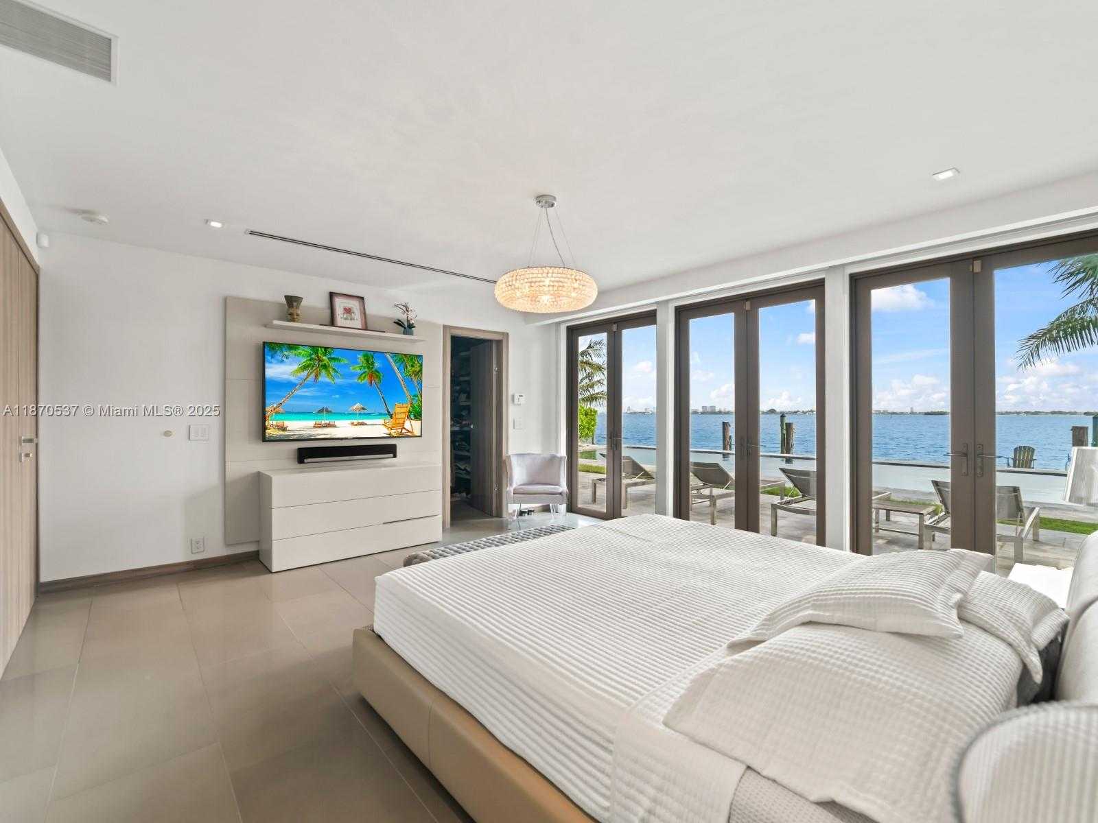 Small Image of 9301 NORTH BAYSHORE DR, Miami Shores Number 28