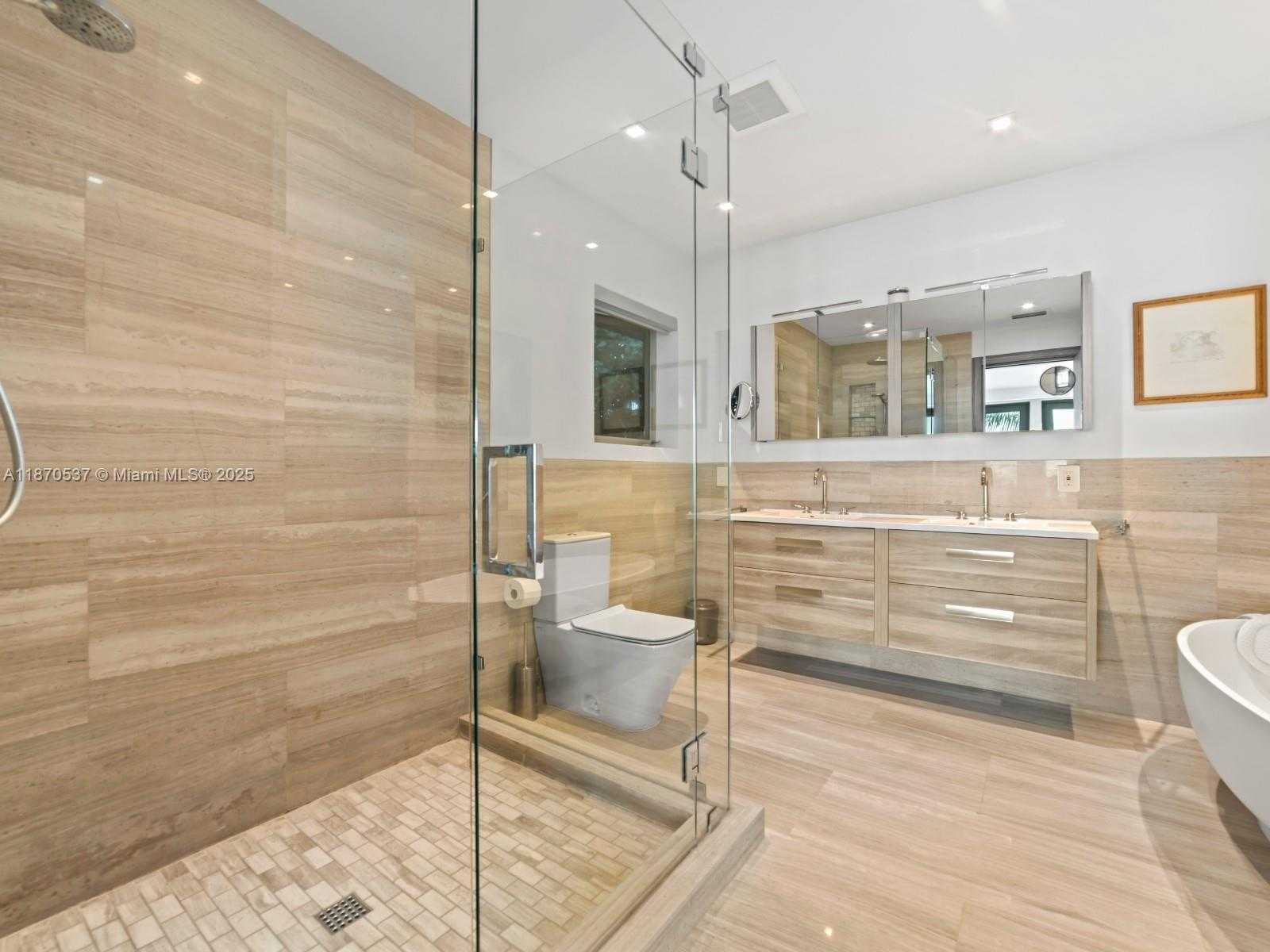 Small Image of 9301 NORTH BAYSHORE DR, Miami Shores Number 31