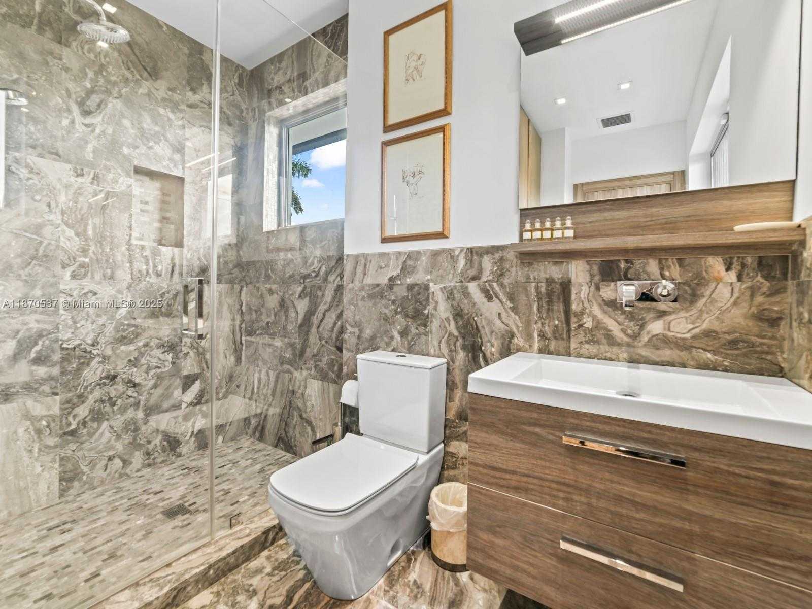 Small Image of 9301 NORTH BAYSHORE DR, Miami Shores Number 37