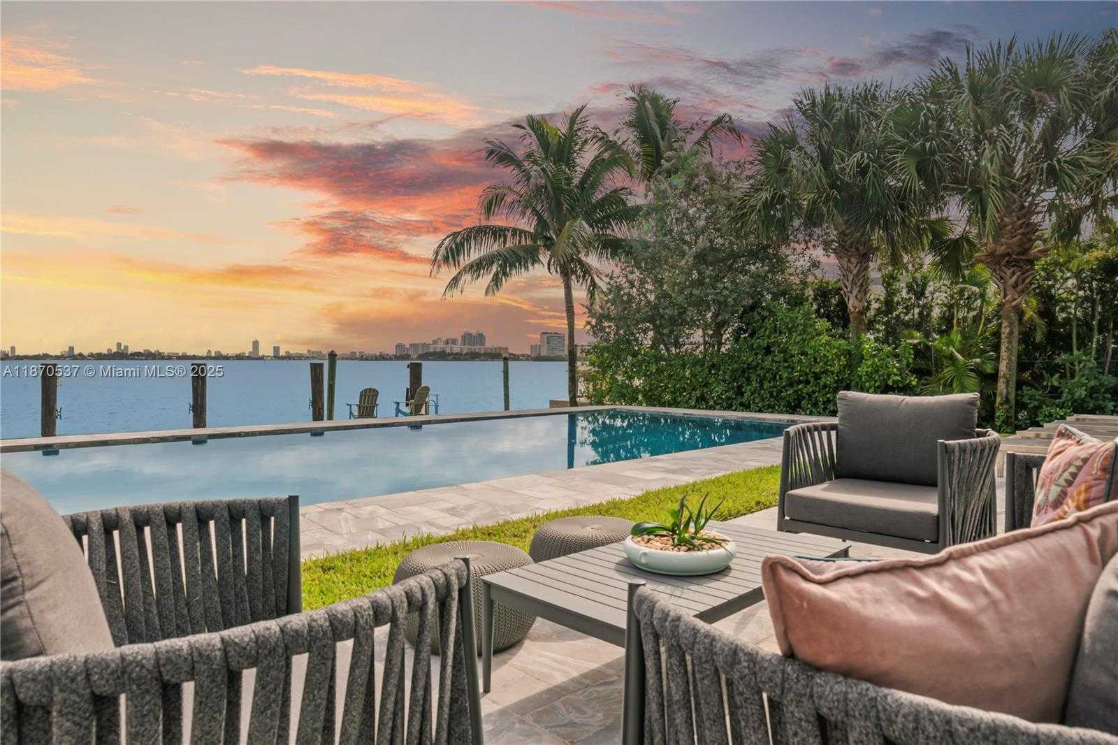 Small Image of 9301 NORTH BAYSHORE DR, Miami Shores Number 6