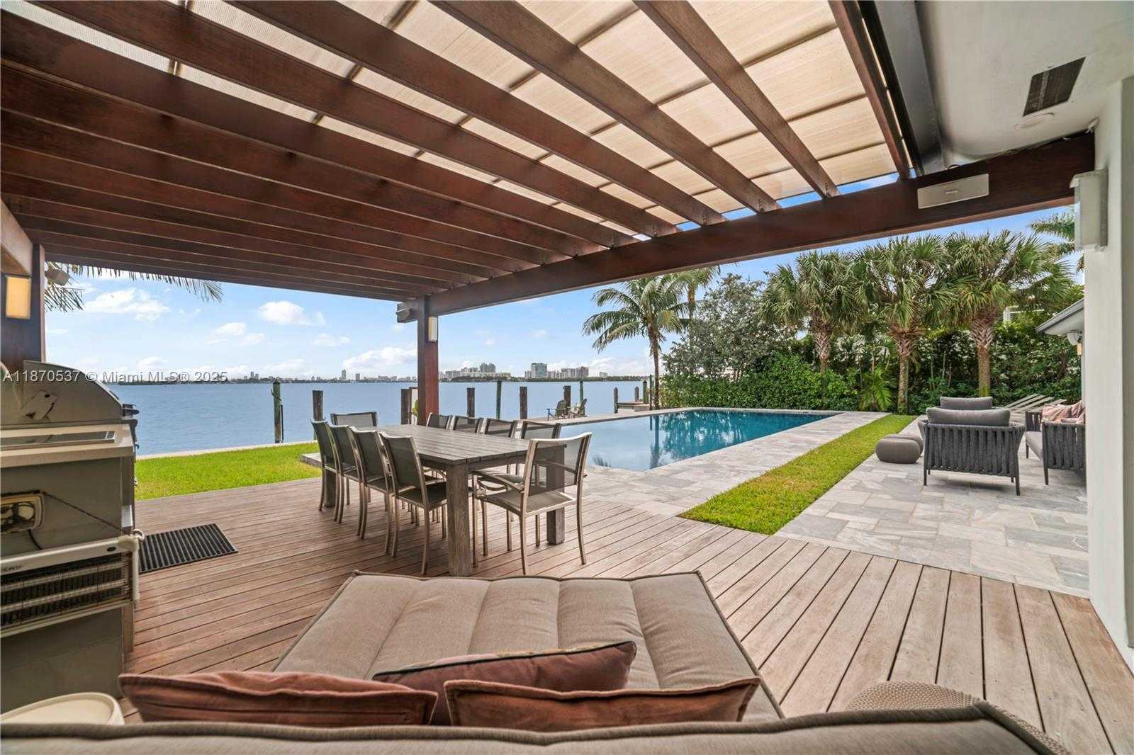Small Image of 9301 NORTH BAYSHORE DR, Miami Shores Number 8