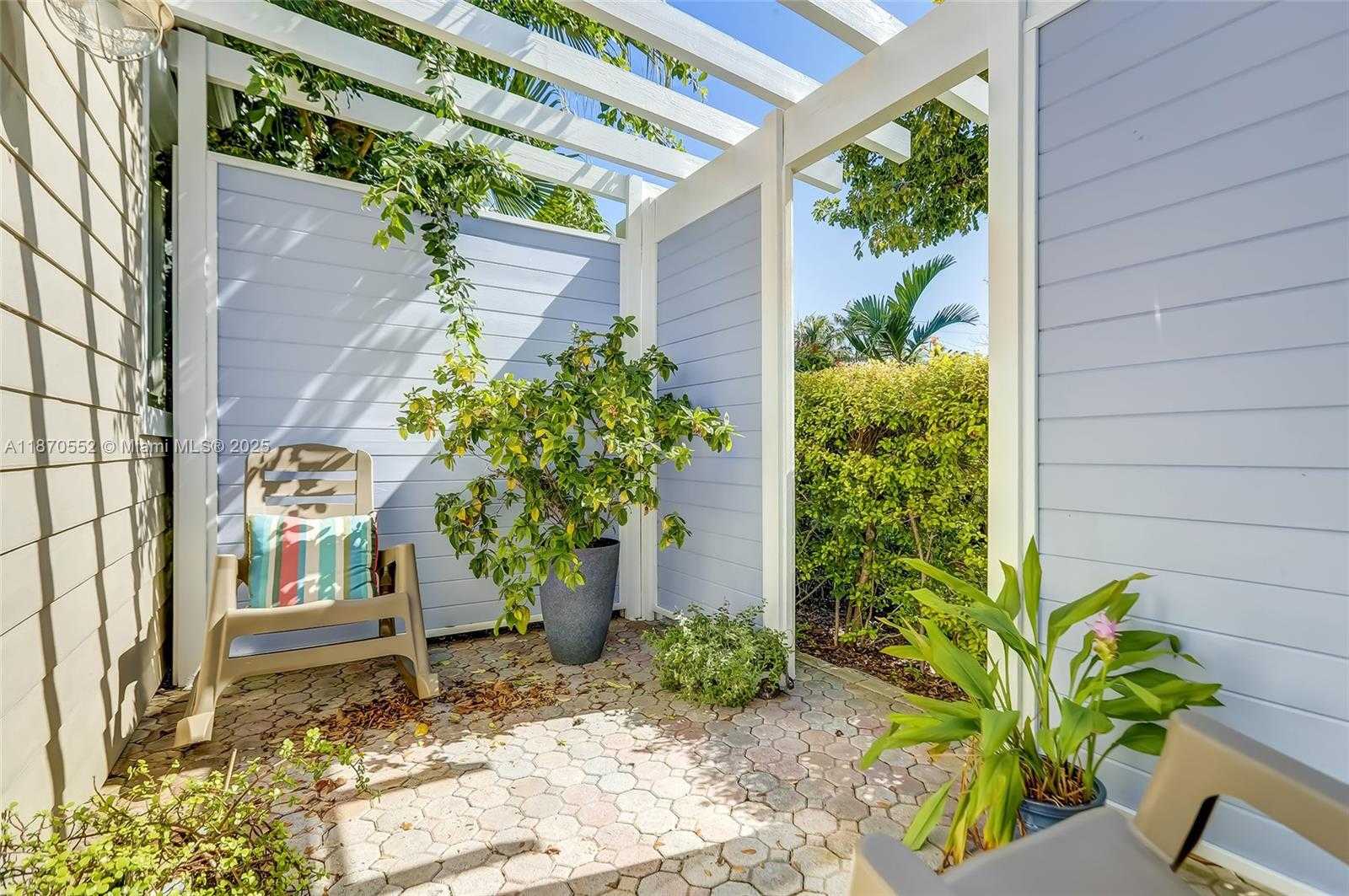 Small Image of 1625 NORTH EAST 4TH PL, Fort Lauderdale Number 12