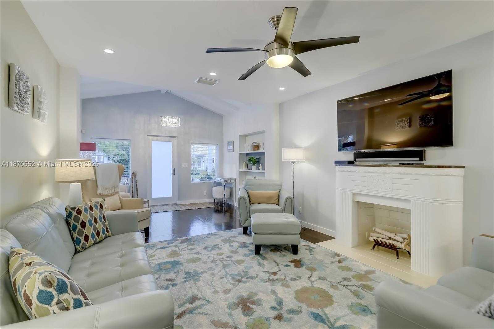 Small Image of 1625 NORTH EAST 4TH PL, Fort Lauderdale Number 2