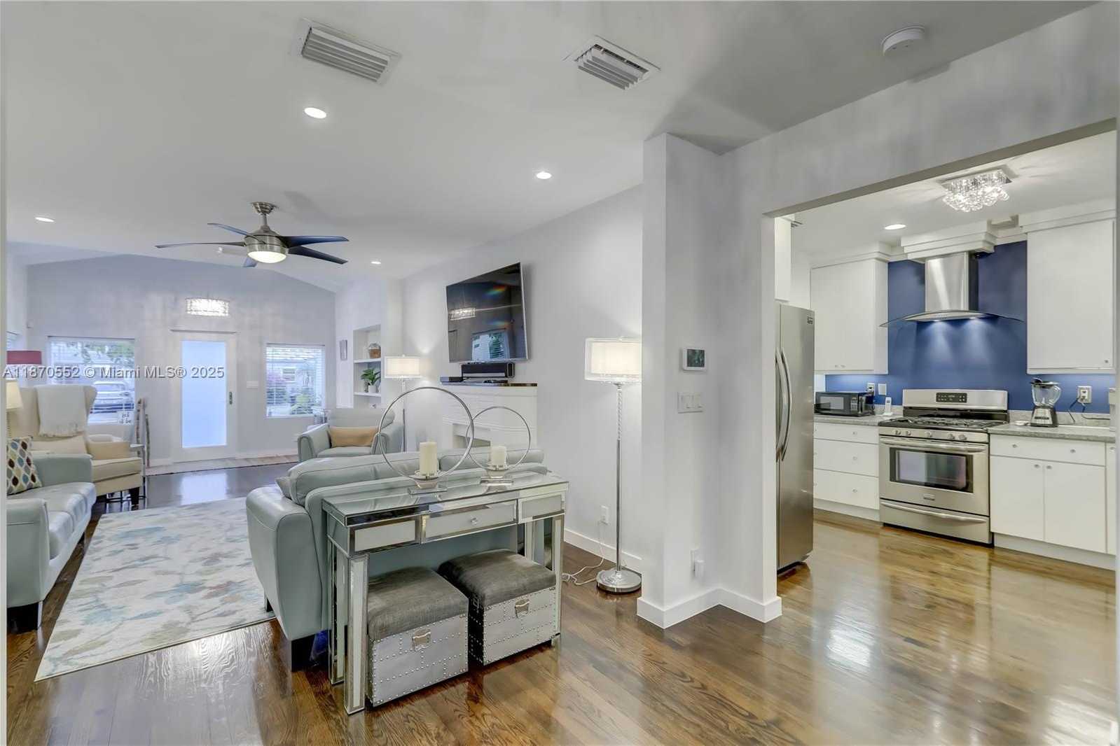 Small Image of 1625 NORTH EAST 4TH PL, Fort Lauderdale Number 20