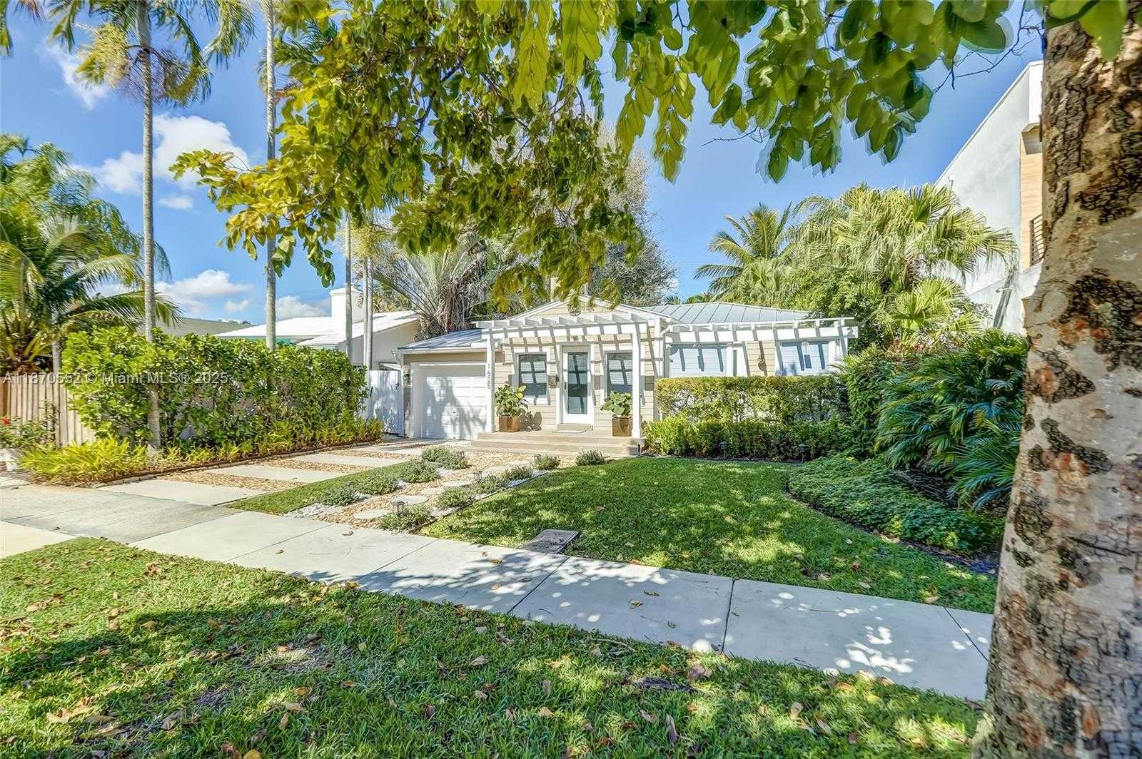 Small Image of 1625 NORTH EAST 4TH PL, Fort Lauderdale Number 28