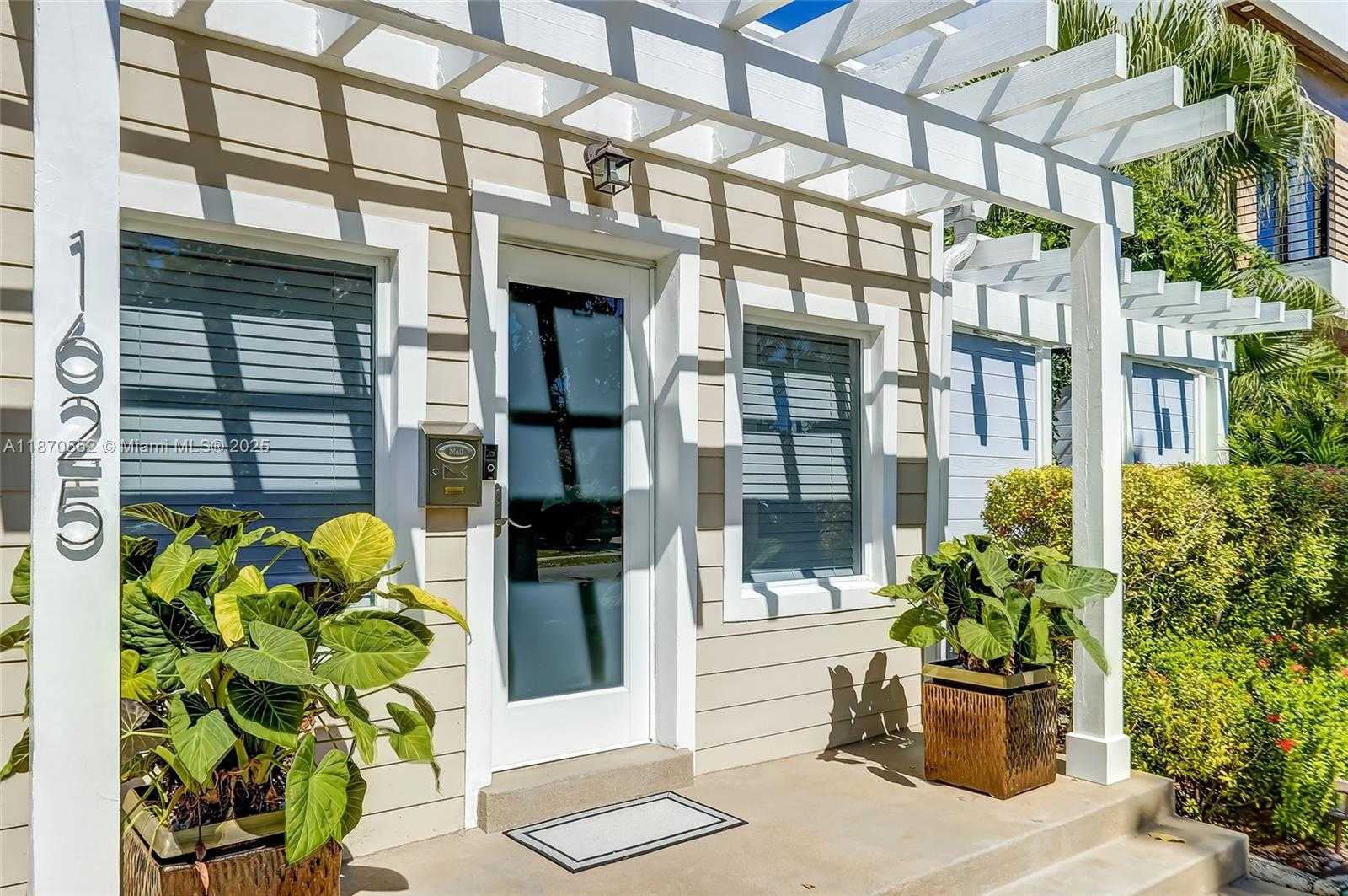 Small Image of 1625 NORTH EAST 4TH PL, Fort Lauderdale Number 38