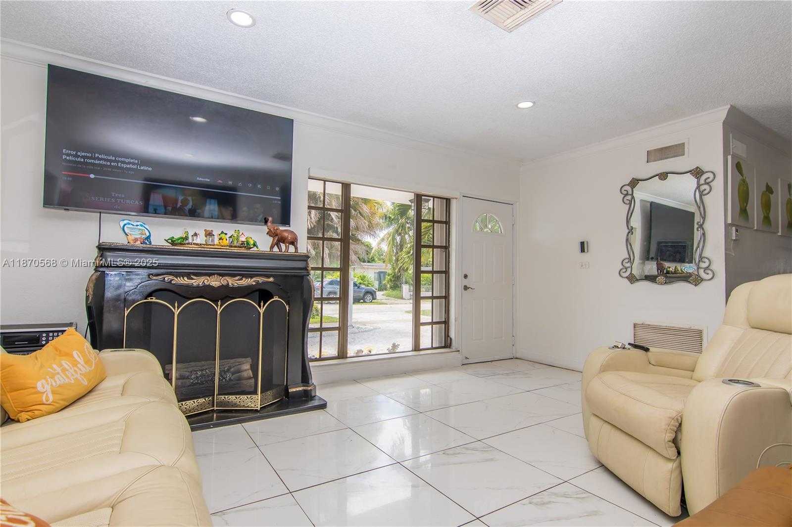 Small Image of 943 WEST 64TH PL, Hialeah Number 11