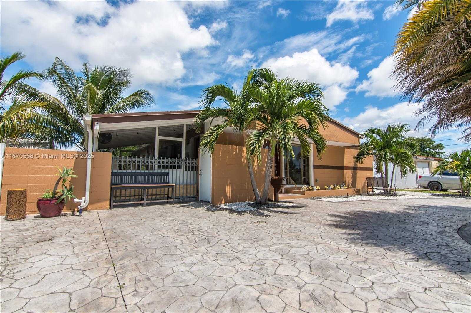 Small Image of 943 WEST 64TH PL, Hialeah Number 2